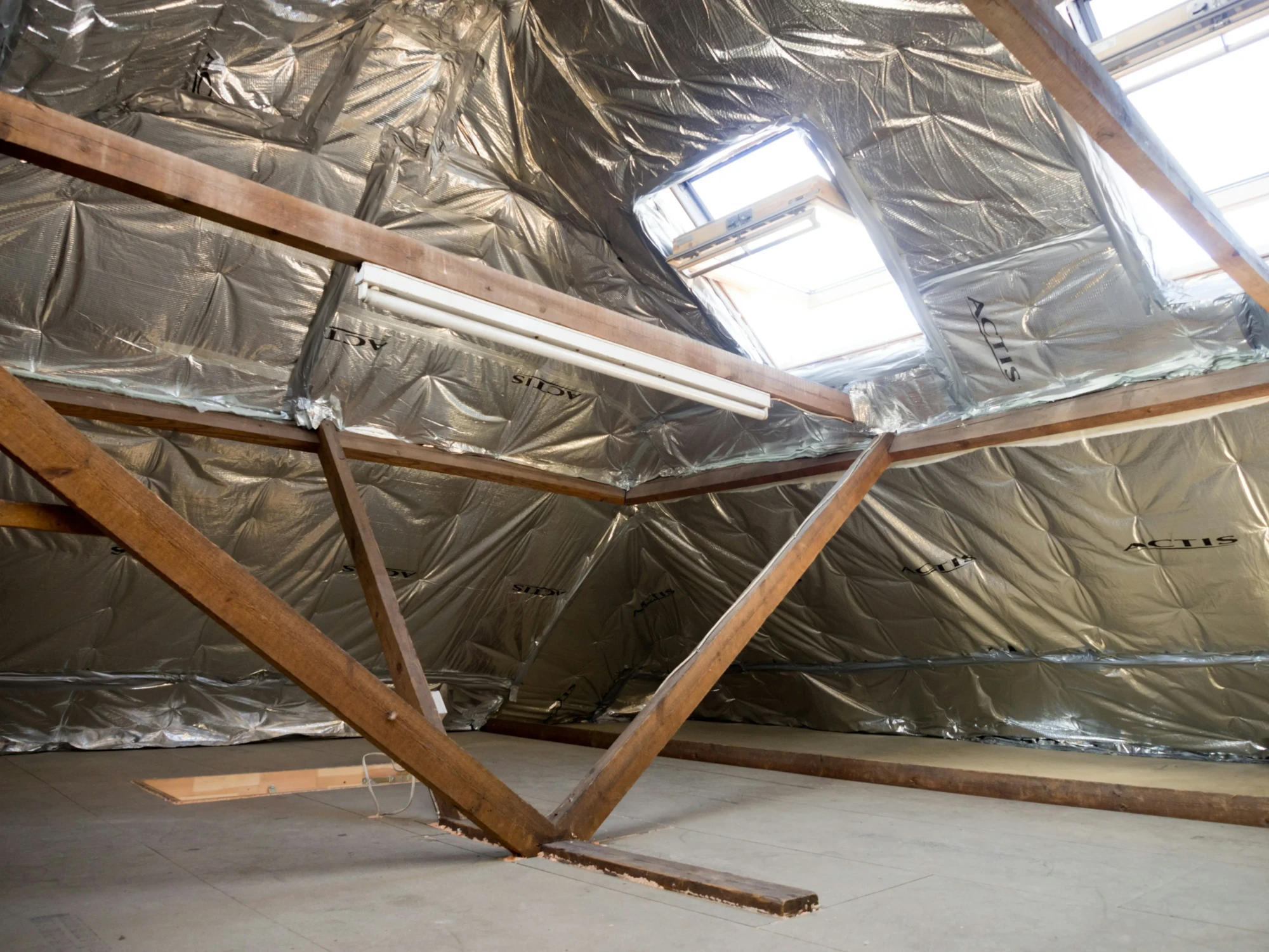 Pose de velux Montgeron avec remplacement de fenêtre de toit