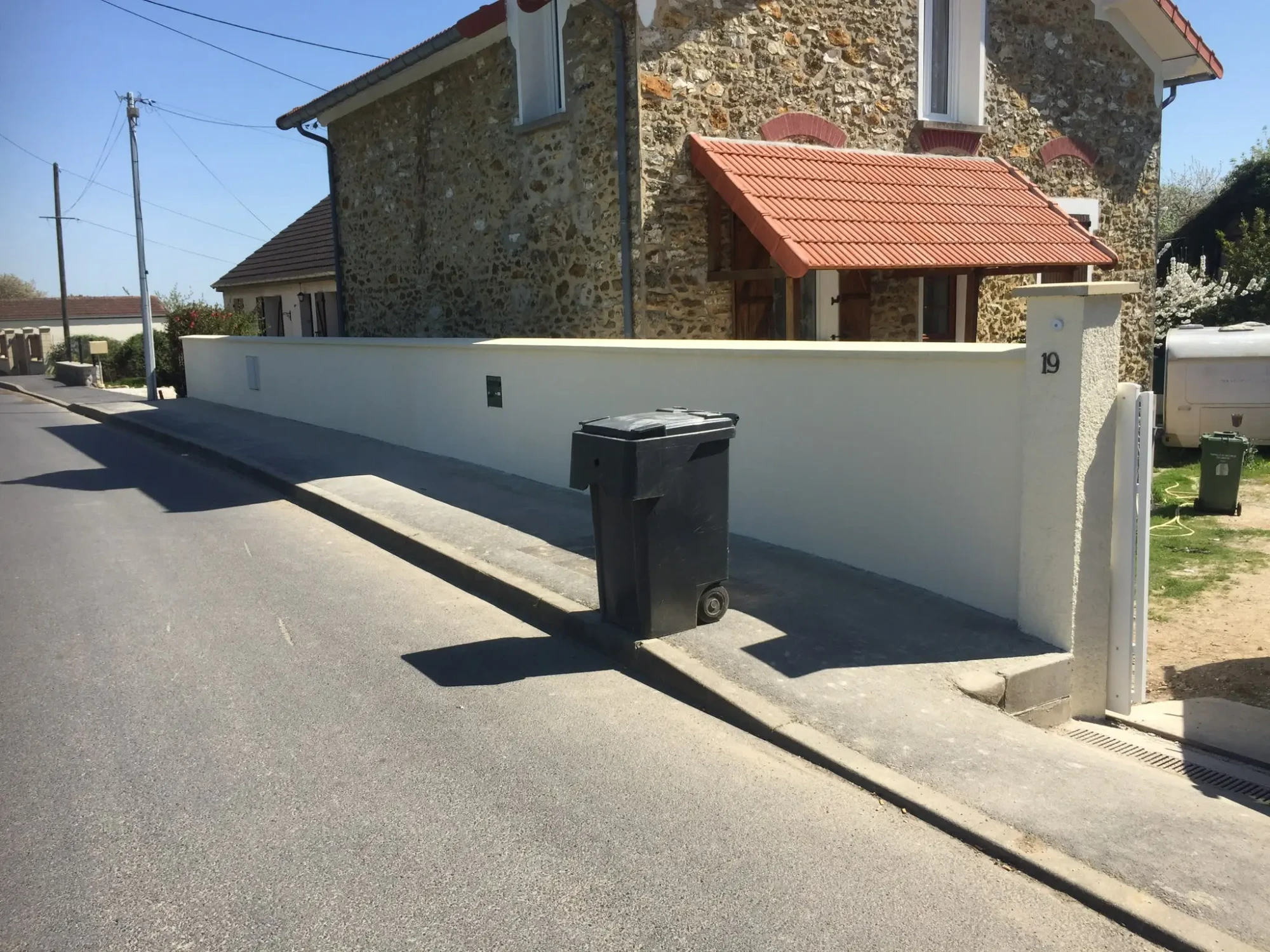 Nettoyage extérieur Montgeron avec nettoyage de muret